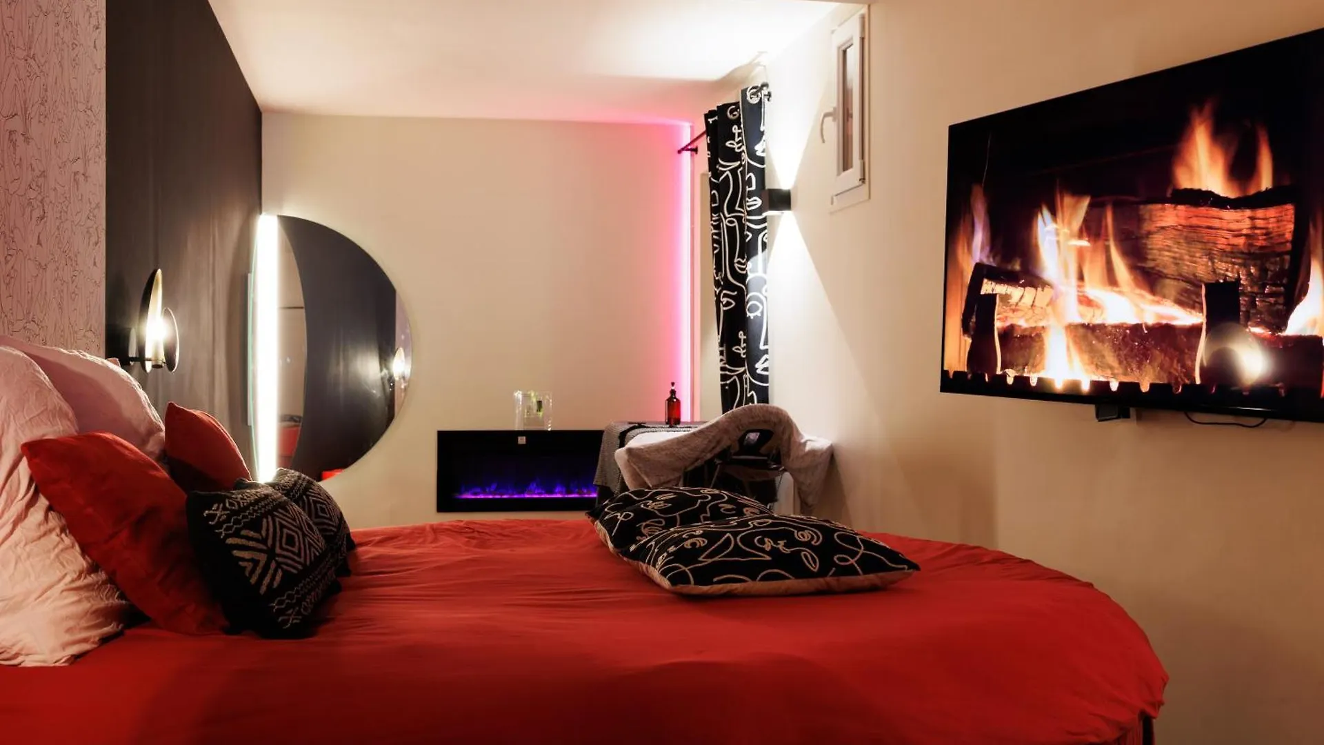 Love Room Marseille - Orion 0*,  Francja