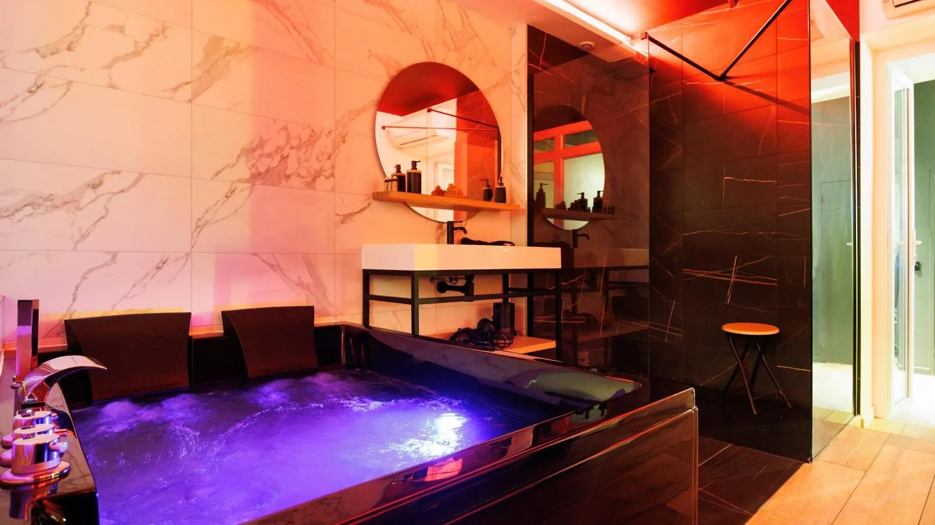 Love Room Marseille - Orion 0*,